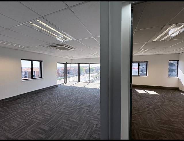585M² OFFICE TO LET IN VORNA VALLEY